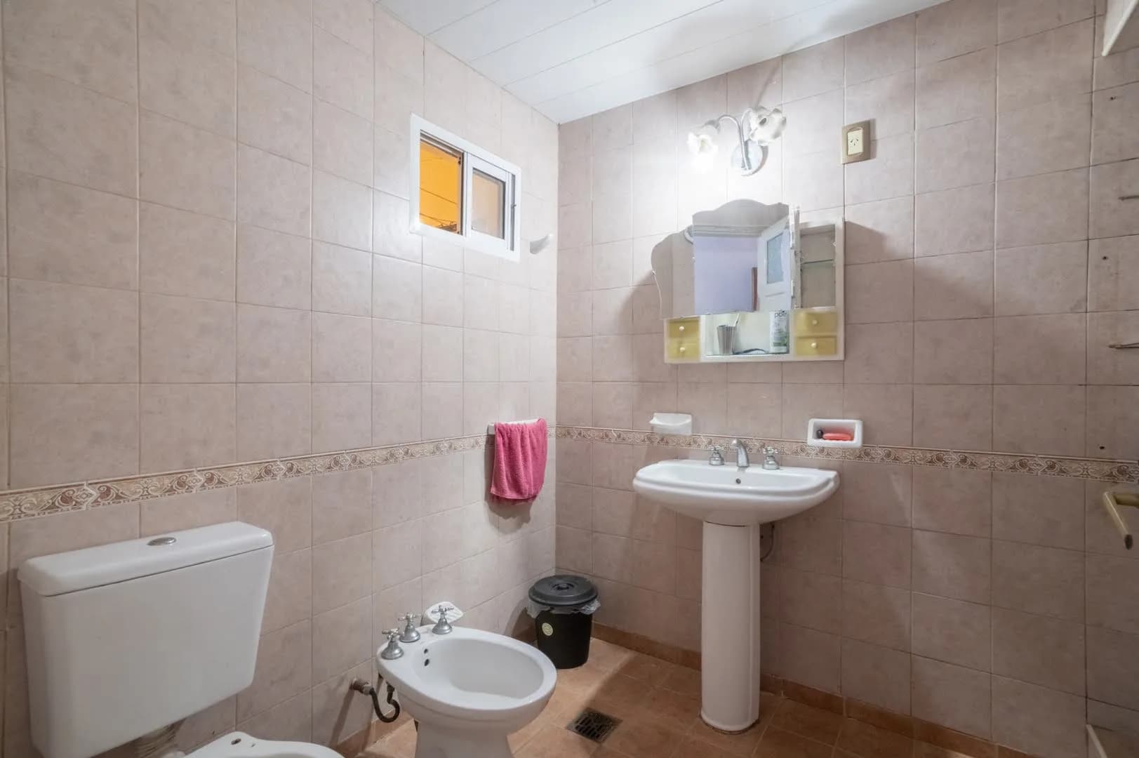 GUADALUPE: CASA CON TERRENO de 9,00 x 49,20