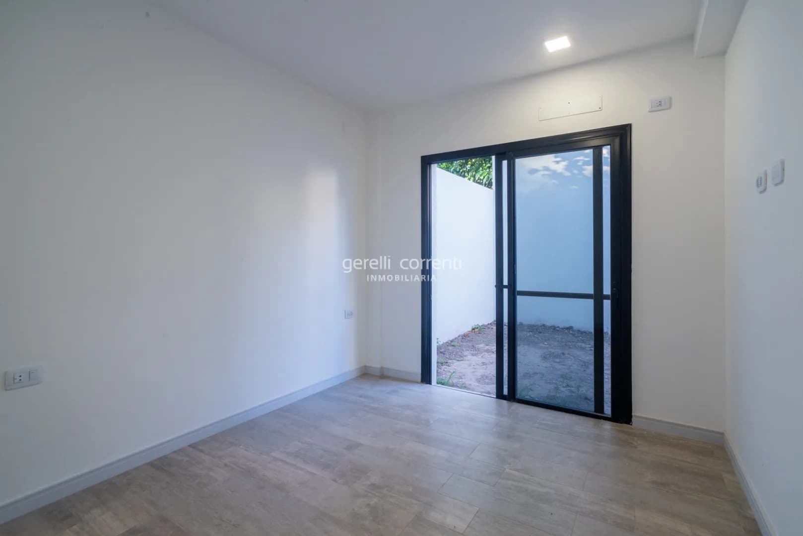 DEPTOS en PLANTA BAJA con PATIO VERDE a estrenar en Candioti Norte – 1 DORMITORIO.