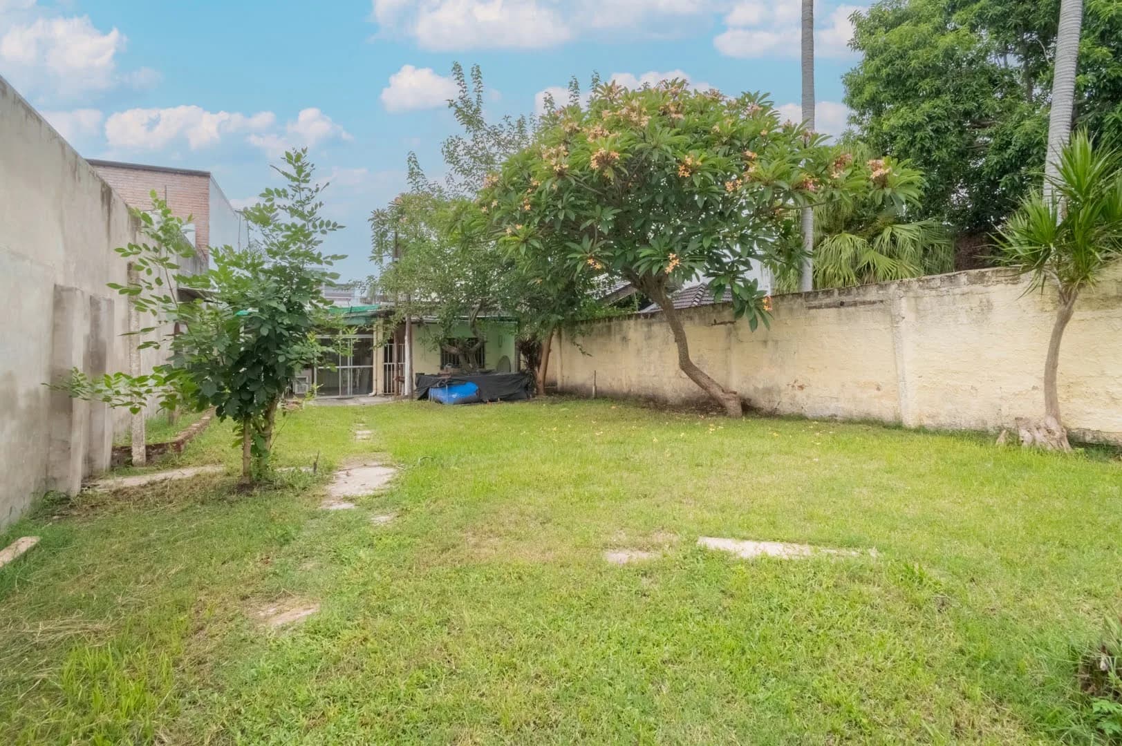 GUADALUPE: CASA CON TERRENO de 9,00 x 49,20