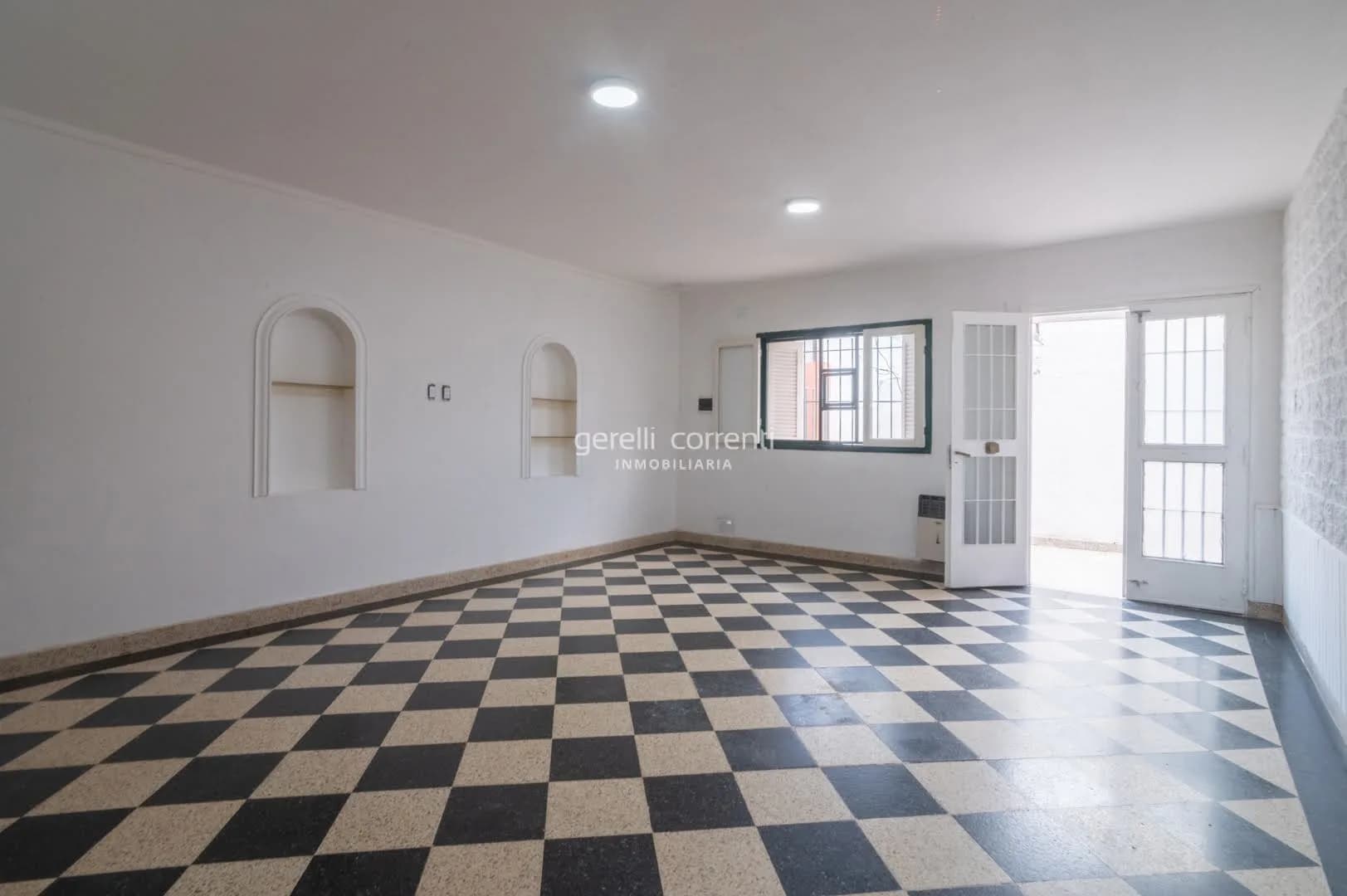 B. CANDIOTI NORTE - CASA INTERNA UNICA (NO PH) - P. Baja – 2 Dormit. + 2 Patios