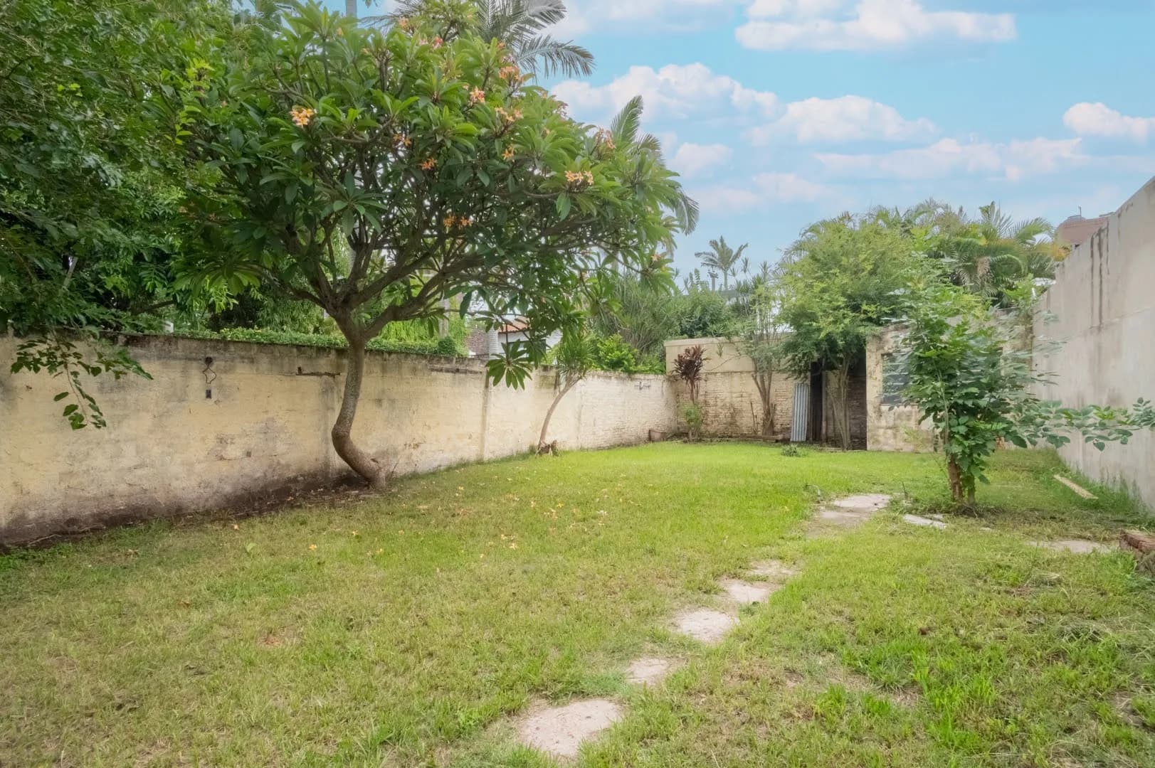 GUADALUPE: CASA CON TERRENO de 9,00 x 49,20