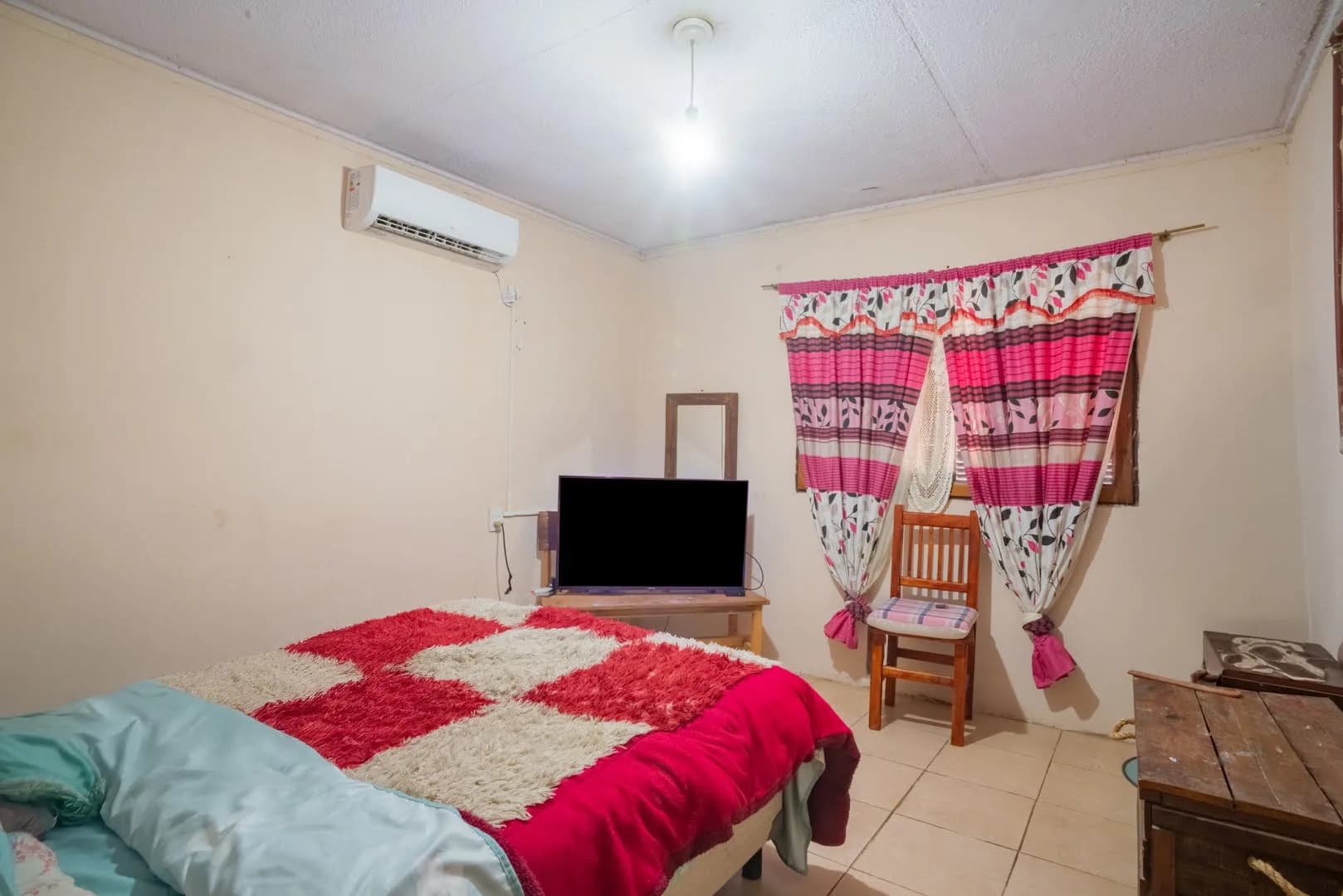 CASA en Guadalupe O. 3 Dormit., Cochera y Patio - R. 12 de Infantería 2300